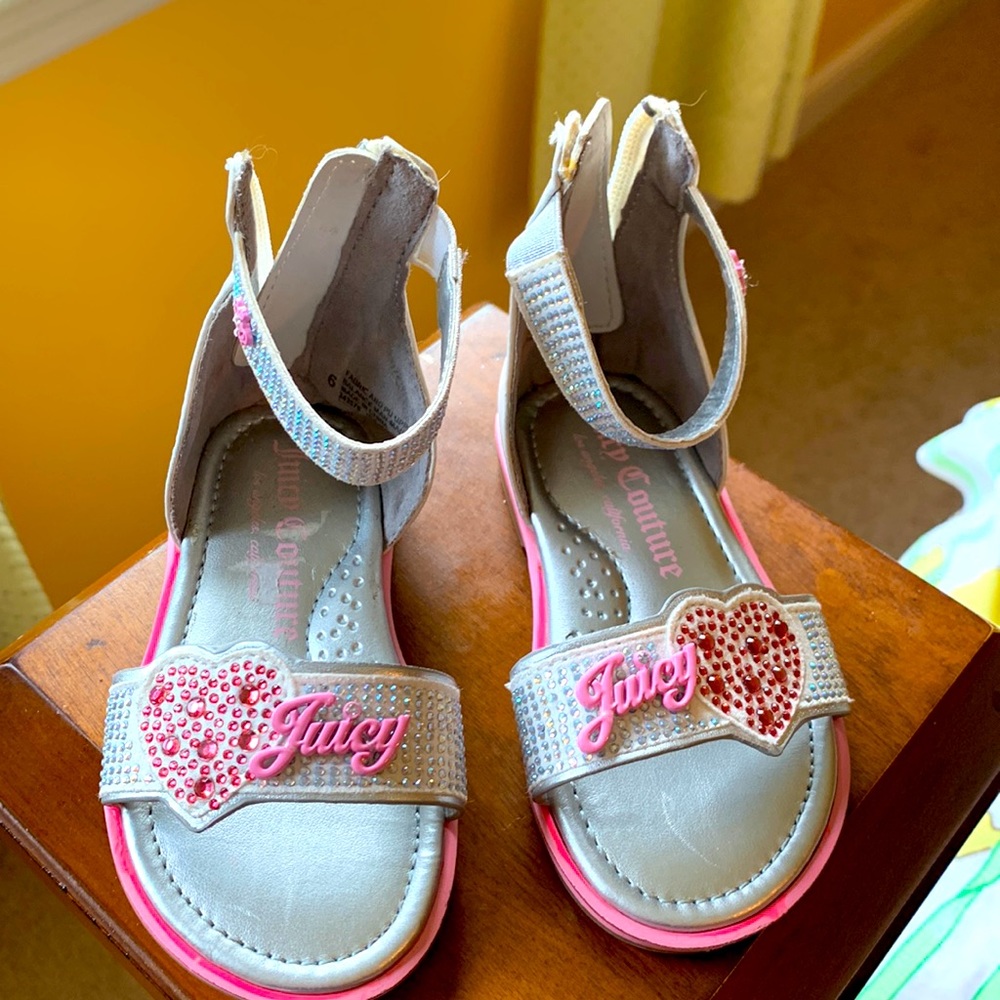 Juicy couture 6T girls sandals silver and pink jewels